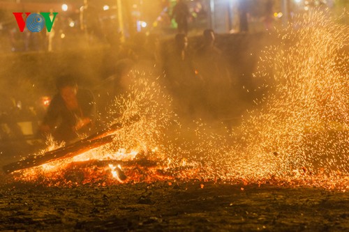 La danse au feu des Pa Then  - ảnh 6